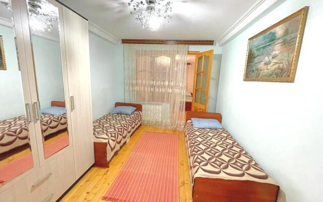 Апартаменты на улице М.Далгата 1а