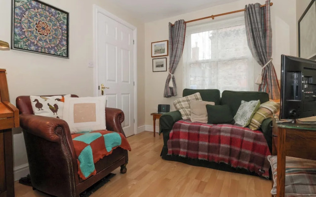 3 Westgate Mews