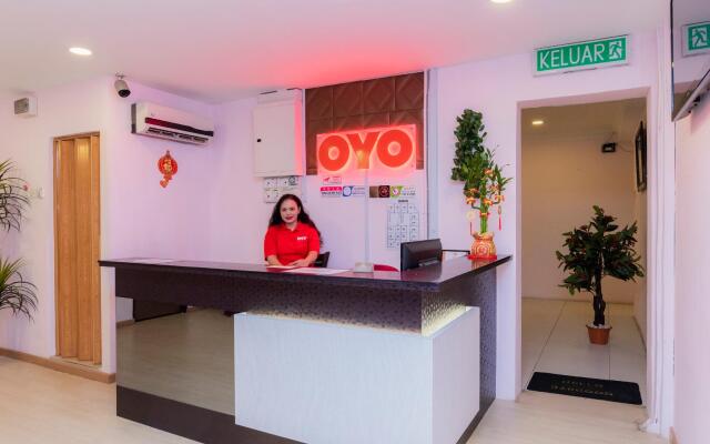 OYO 44026 98 Hotel