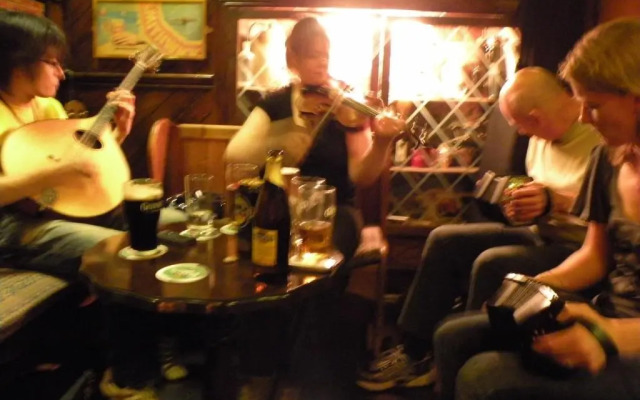 Buggle's Pub and Accommodation