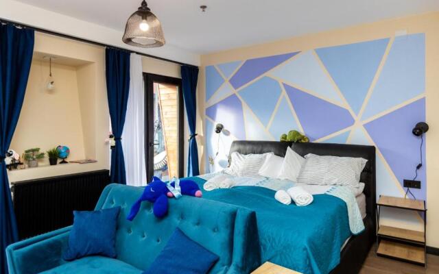 Stylish Studio Apartment with balcony