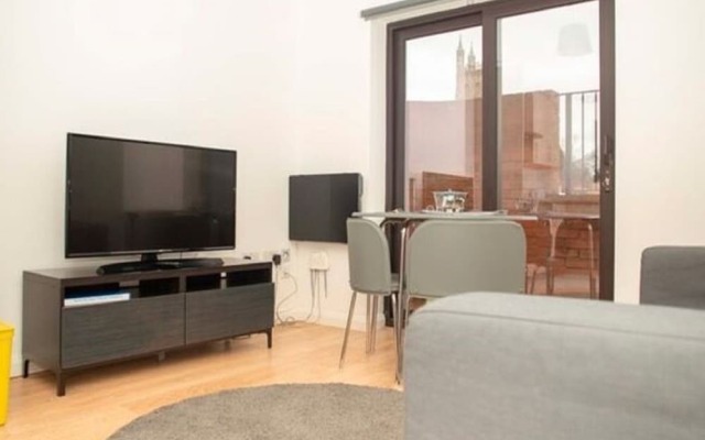 Plush Holiday Home in Gloucester Near Museum and Cathedral