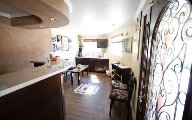 Trails Motel