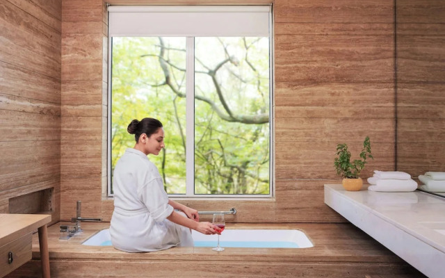 Courtyard by Marriott Aravali Resort