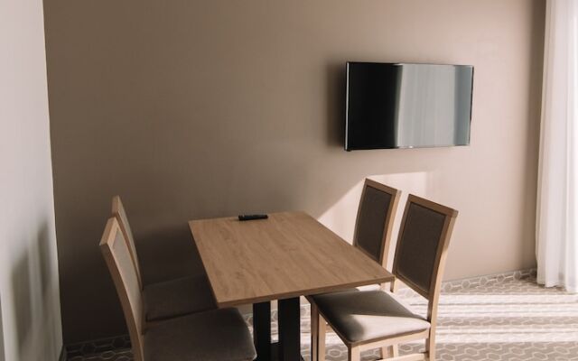 Merepargi ApartHotel & Cafe