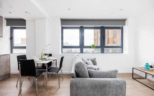 Modern 1 Bed Flat in Town Centre - Free Wifi
