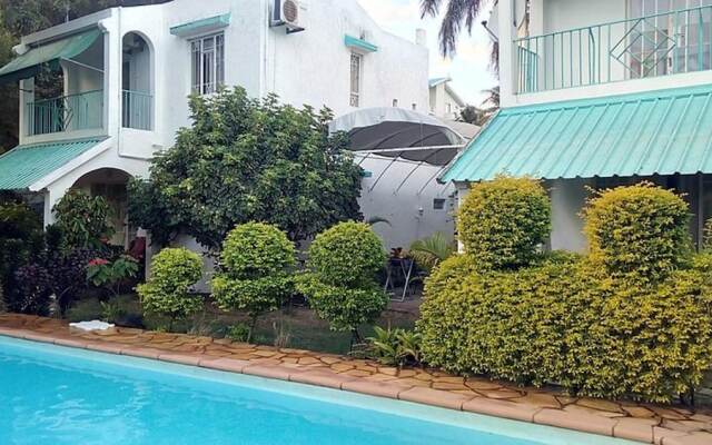 House With 3 Bedrooms in Flic en Flac, With Shared Pool, Enclosed Garden and Wifi