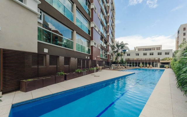 Apt With Balcony 750m From Batman Alley Pdm0208