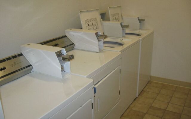 Glacier Gateway Plaza