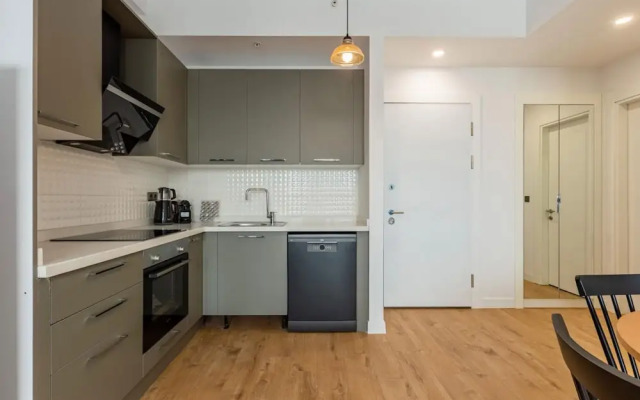 Modern Flat With Fantastic City View in Kadikoy