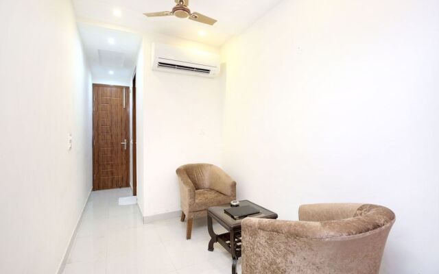 OYO 17081 Hotel Signia