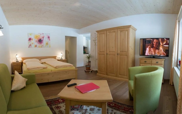 Haus Waldheim und Dependance