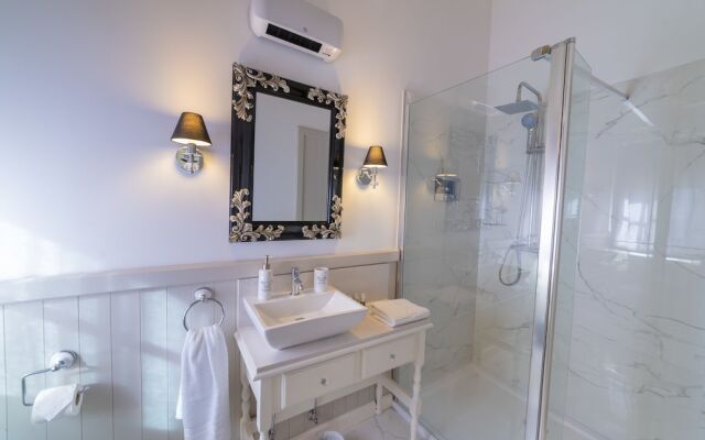 Village Knights Accommodation