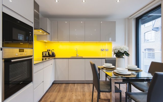 Awesome Aldgate City Apartment