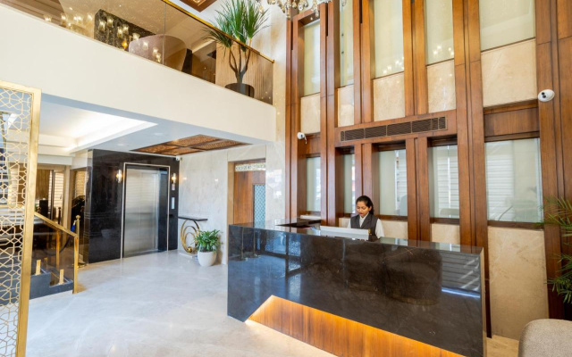 Hotel Golden Aura