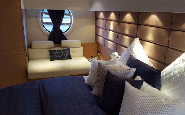 Grey Yacht All Inclusive