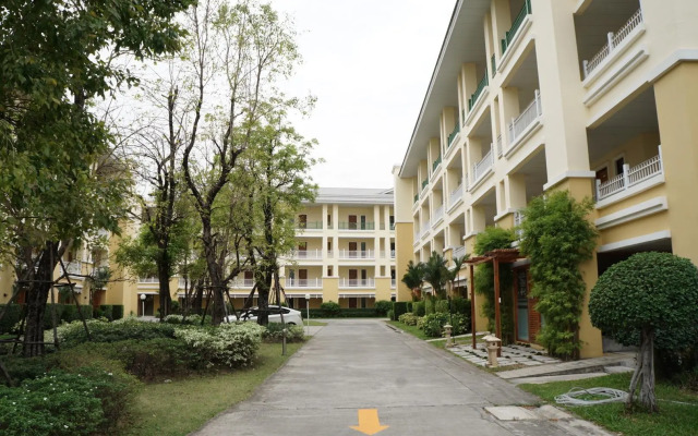 The One Residence Hotel