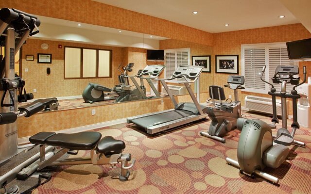 Holiday Inn Express and Suites Modesto by IHG