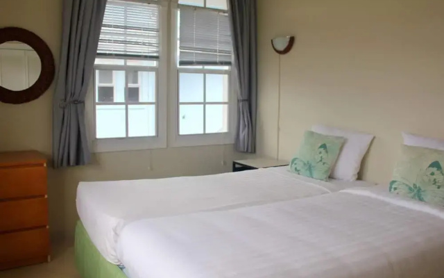 Sea-view Apartment in Mambo Beach Near Seaaquarium