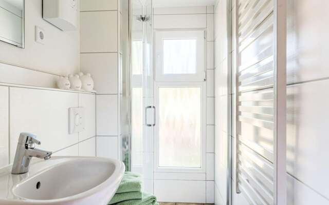 Hideaway With Lakeside Leisure