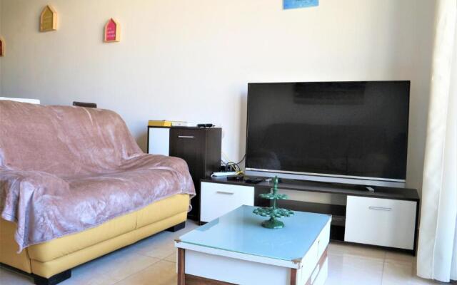 XL Central Home - Sleeps 10 people
