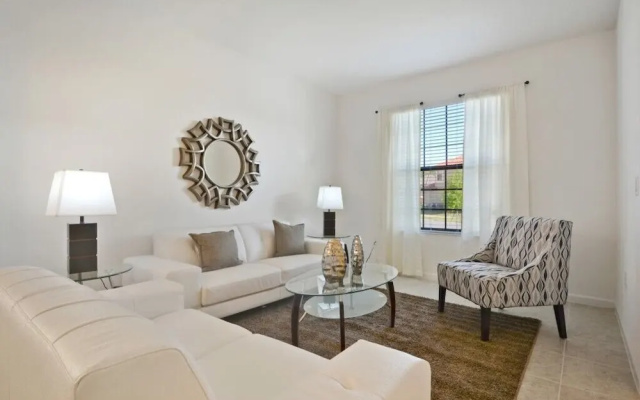 6 bedroom luxury home at Veranda Palms