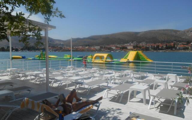 Apartments Brešan