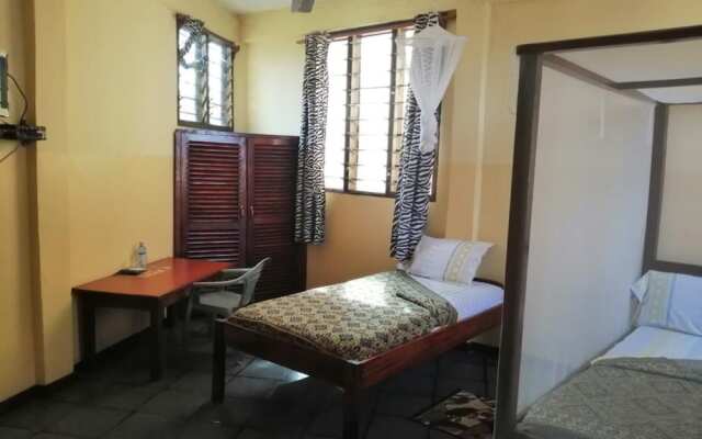 Diani Travelers Guest House