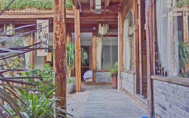 Lijiang Nianji 1913 Travel Theme Inn