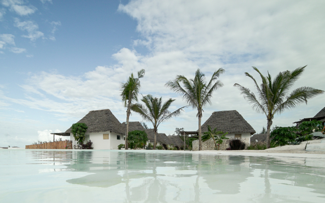 Zanbluu Beach Hotel