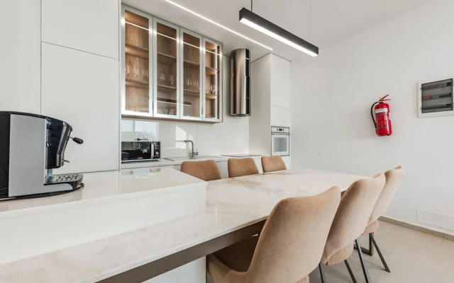 Seaside Retreat Green Coast