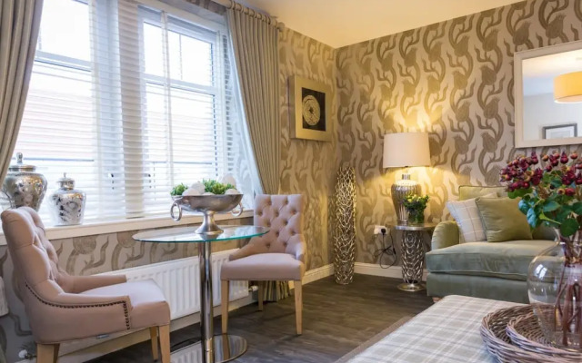 Elegant Home in Aberdeen