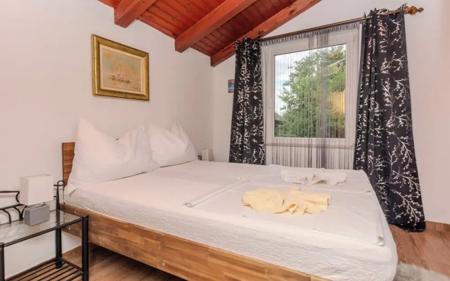 Holiday home Lucic
