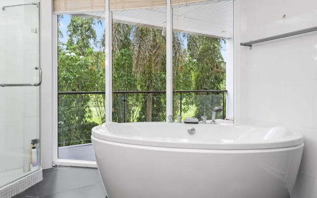 4 bedroom pool villa. 7kms to Patong