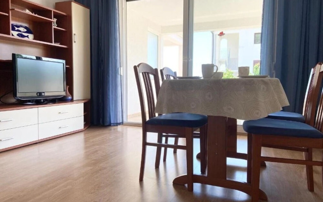 Žare - With Garden - A1