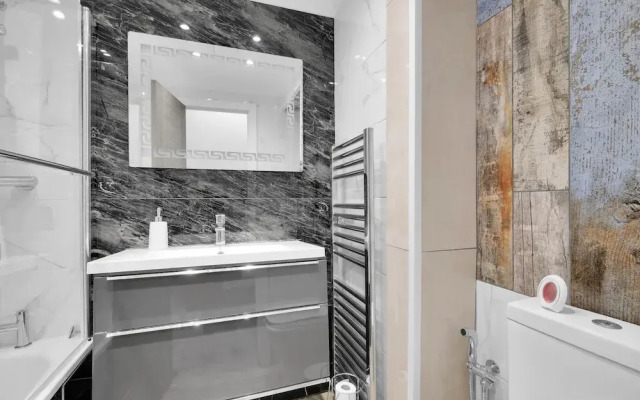 Newly Refurbished 2 Bed Hse Town Centre