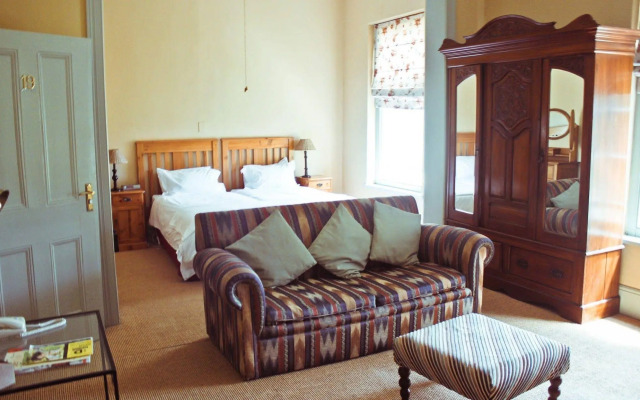 Mountain Manor Guest House & Executive Suites