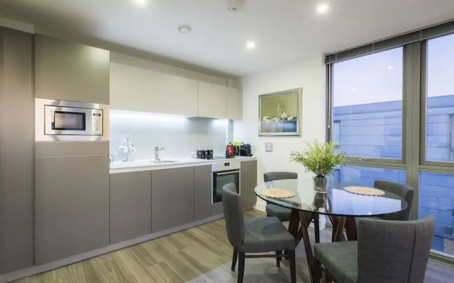 JOIVY Trendy Islington Flat for 2 with Patio