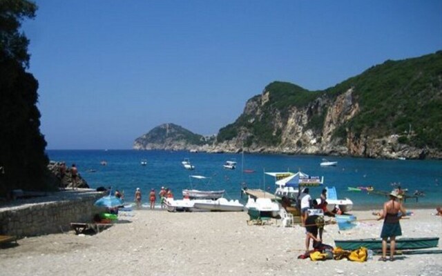 Tom's House/2 Between Paleokastritsa Dassia Ipsos!