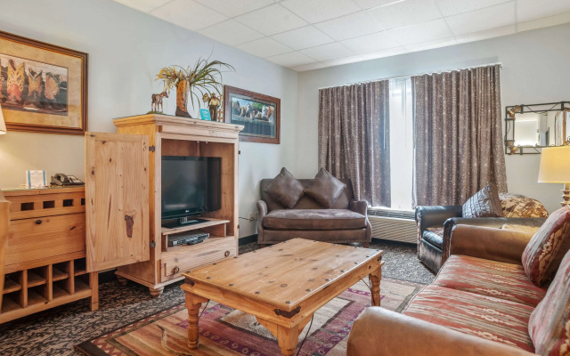 Elevation Inn & Suites