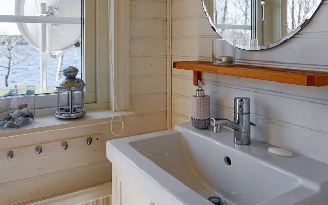 6 Person Holiday Home in Gullspang-by Traum