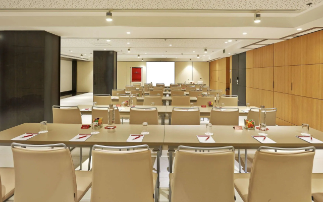 Отель NH Collection Barcelona Gran Calderón