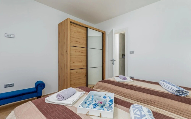 Beautiful Home in Peroj With Outdoor Swimming Pool, Wifi and 2 Bedrooms - фото 4