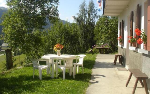 Chalet Rose