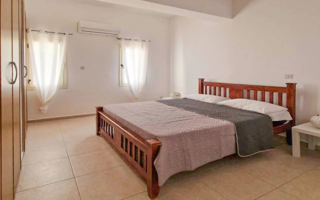 Sunshine Apartment in Pafos