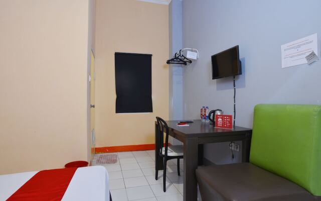ZEN Rooms Basic Near Pasar Baru
