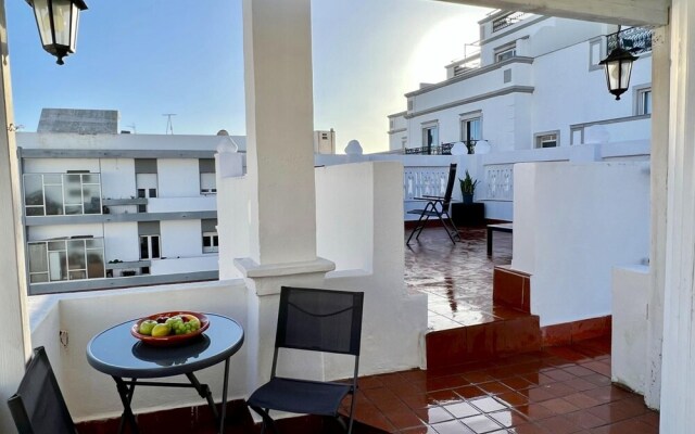 OLH O Historical House by Homing