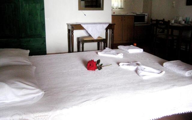 ΤΟΥΡΙΣΤΙΚΕΣ ΕΠΙΠΛΩΜΕΝΕΣ ΚΑΤΟΙΚΙΕΣ φροσω χωριατη