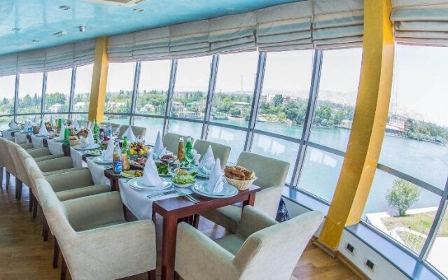 Kur Hotel