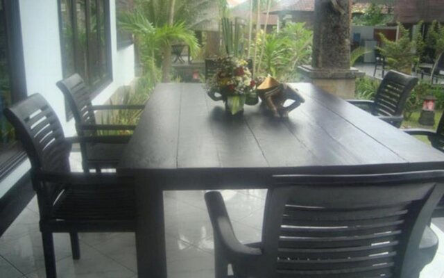 Senyum Villa